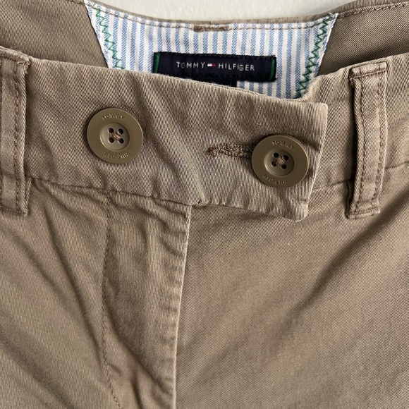 Tommy Hilfiger khaki pants with zipper, button closure and slits - Picture 5 of 8